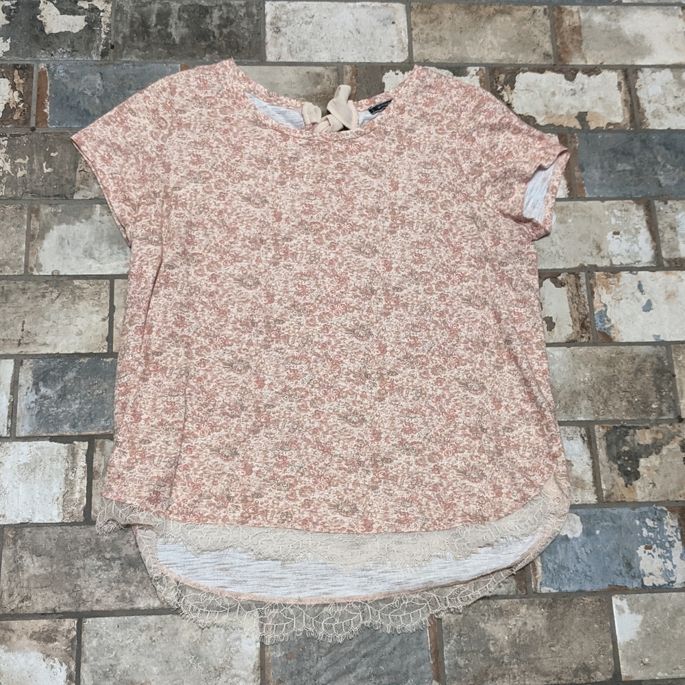 Morgan City Women's Large/XL Floral Lace Short Sleeve Top